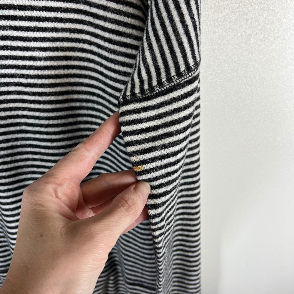 Lucky Brand Womens Black White Striped Long Sleeve Crew Neck Top Size M *flawed* - Picture 7 of 8